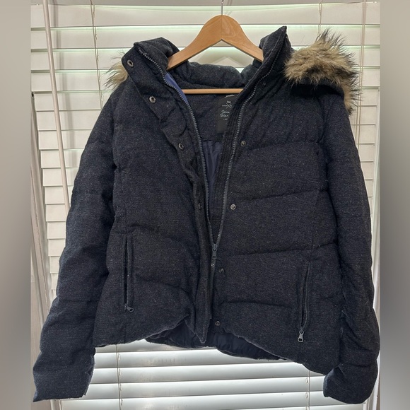 GAP down filled Puffer Jacket with Faux Fur Trim - Picture 1 of 3